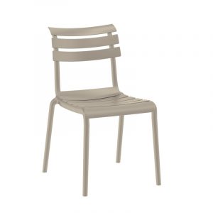 chaises beige exterieur