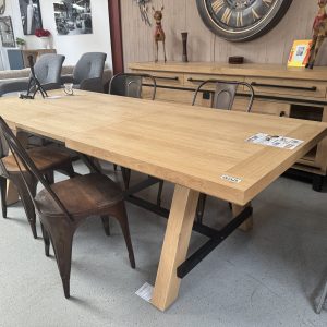 table en chene massif effet rustique