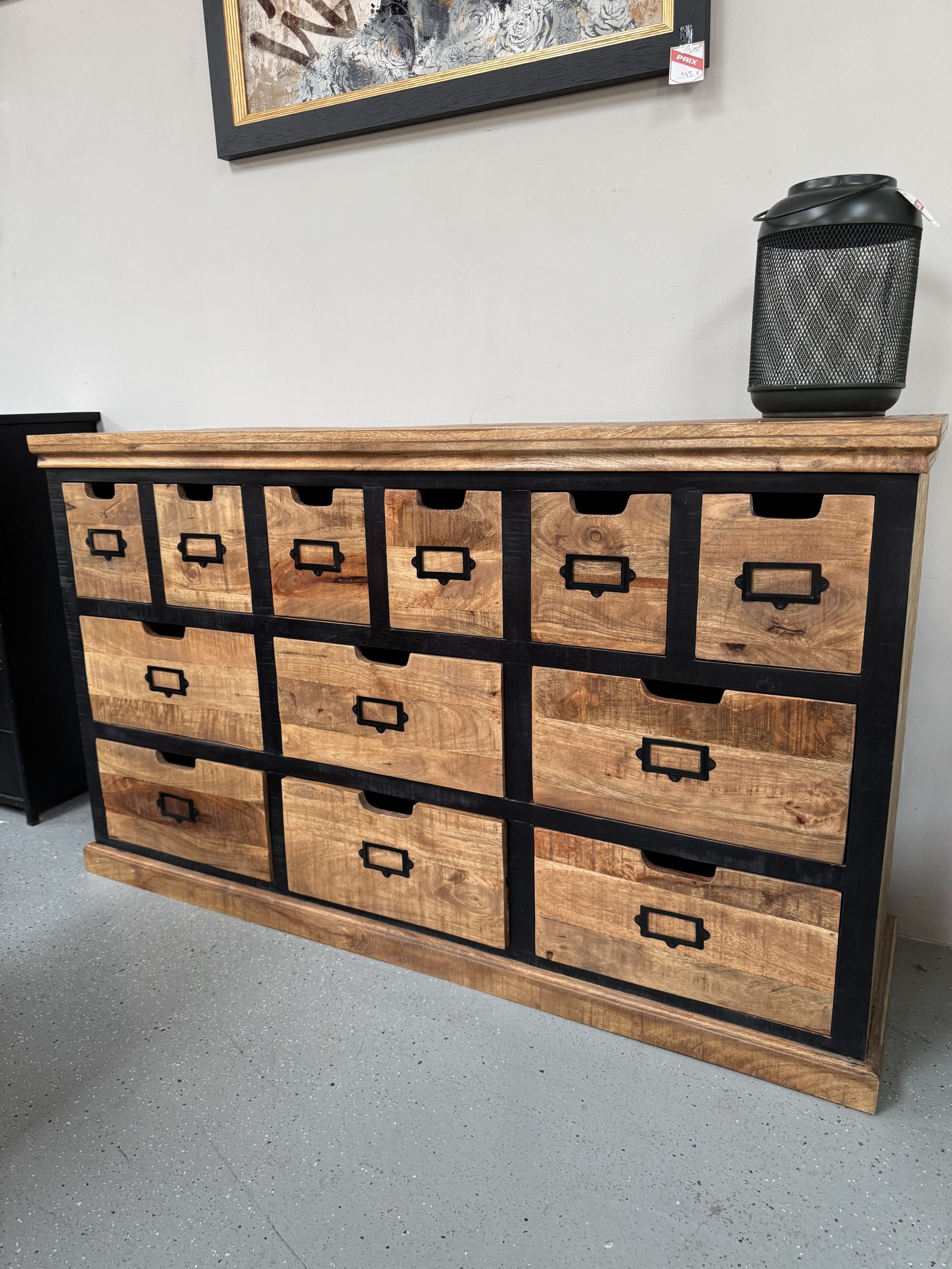 Buffet en bois massif effet rustique