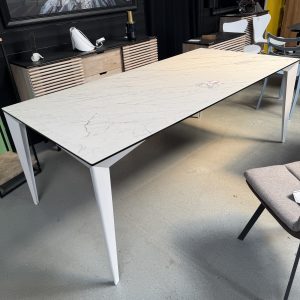table pieds blanc ceramique blanche marbre