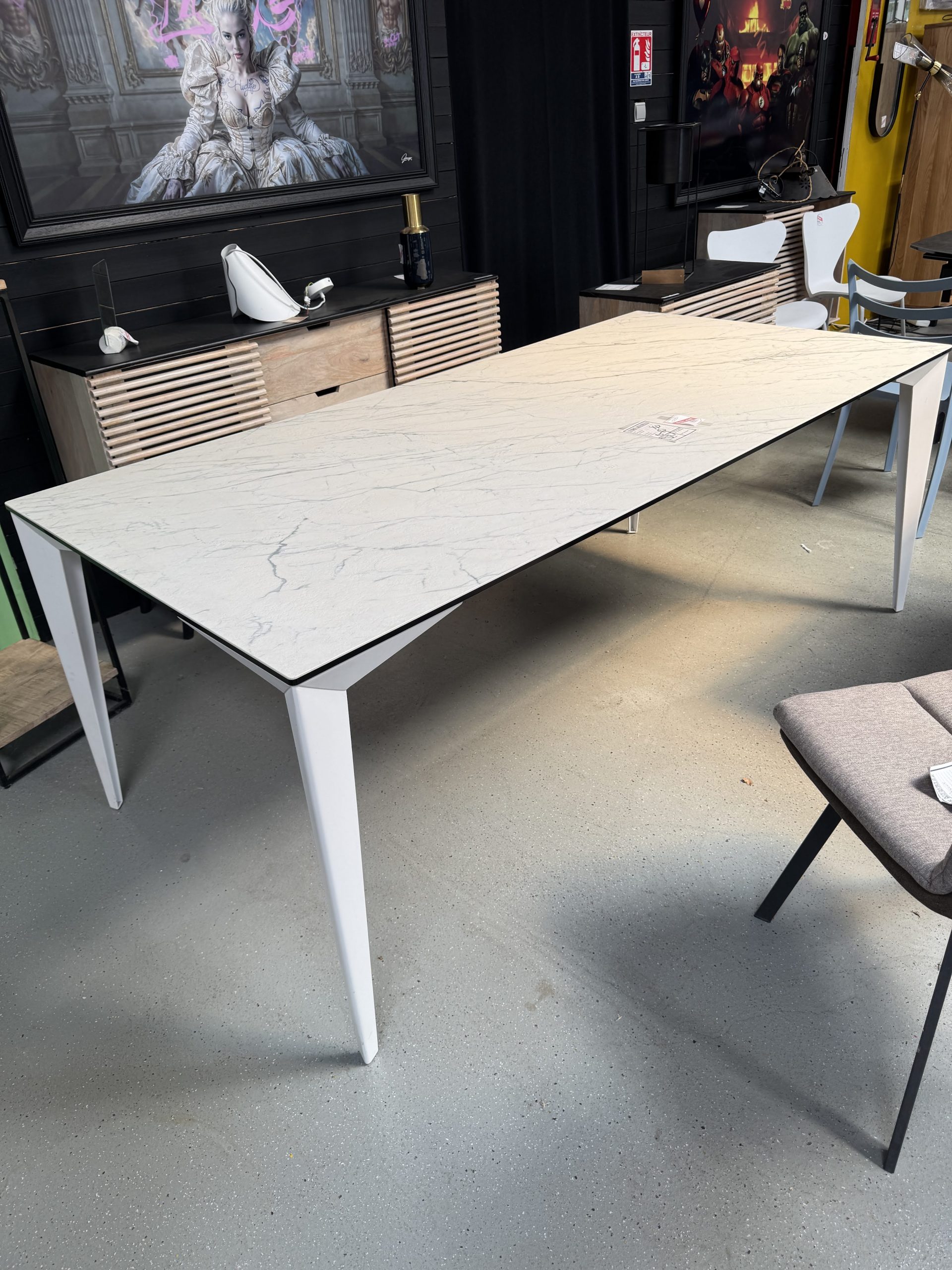 table pieds blanc ceramique blanche marbre