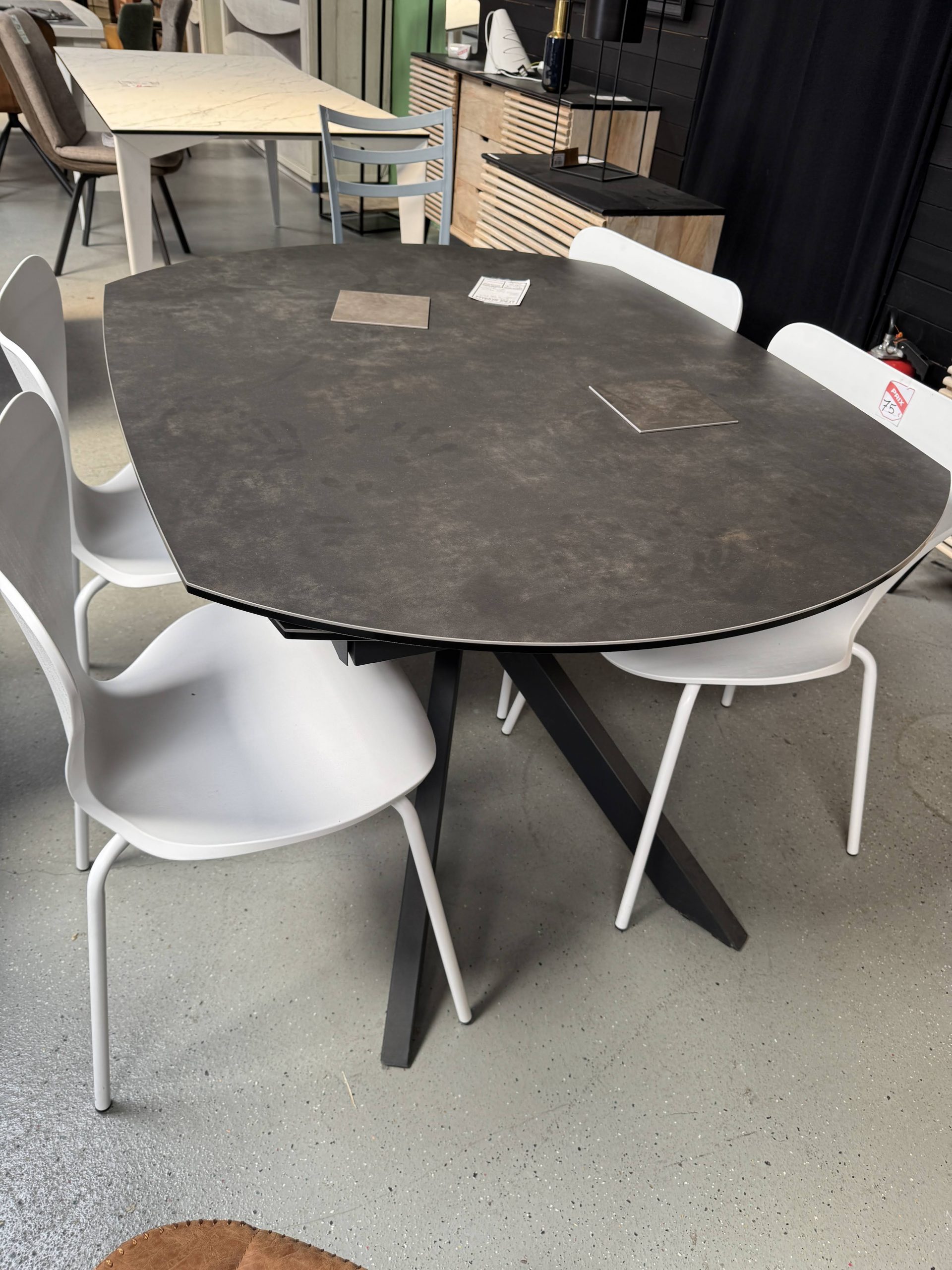 table ceramique pivotante pieds metal